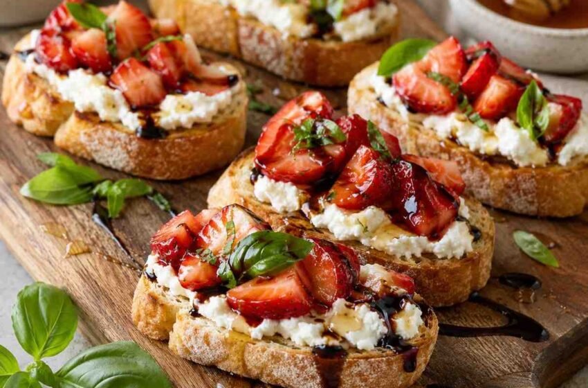 Strawberry Goat Cheese Crostini